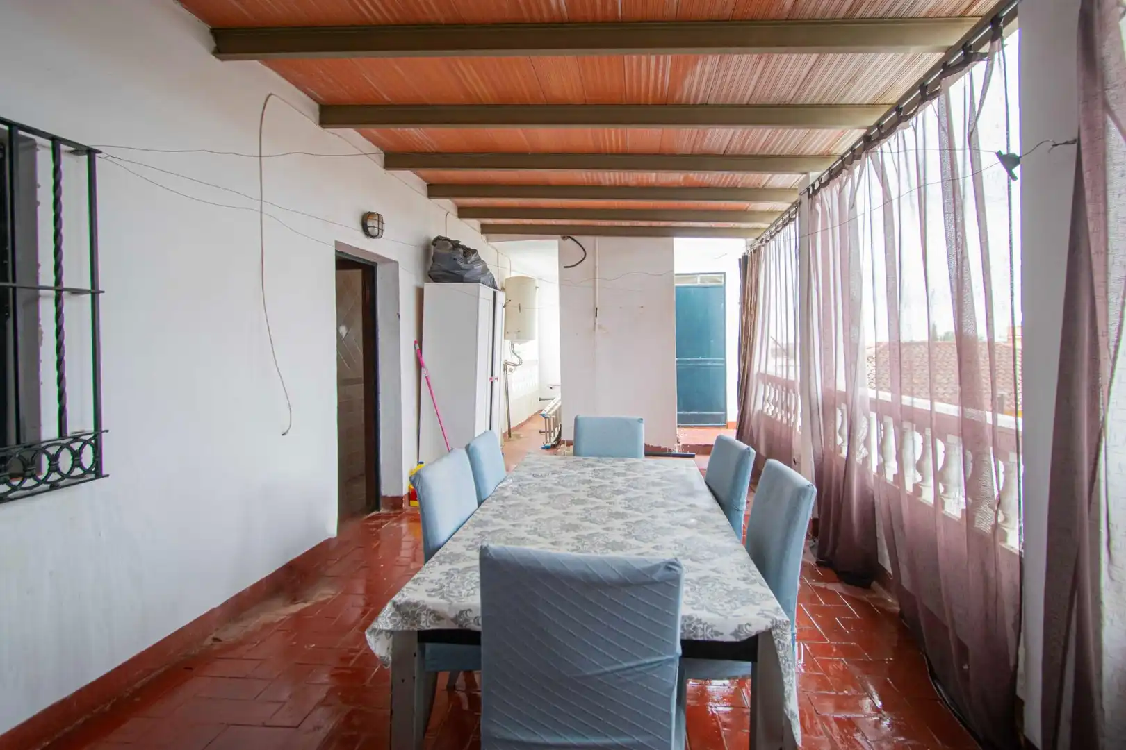 Menjador de Casa o xalet en venda en La Rinconada amb Terrassa i Piscina