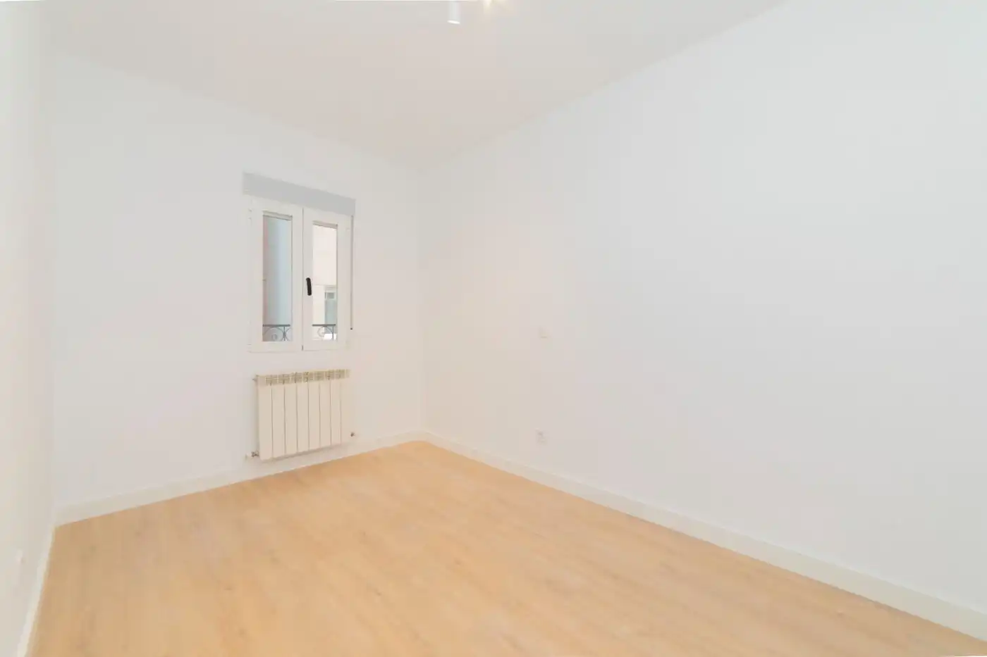 Bedroom of Flat for rent in Hortaleza