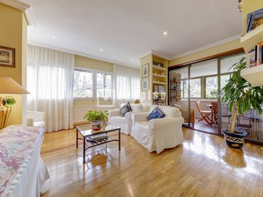 Flat with pool for sale in Zona Carretera del Plantío