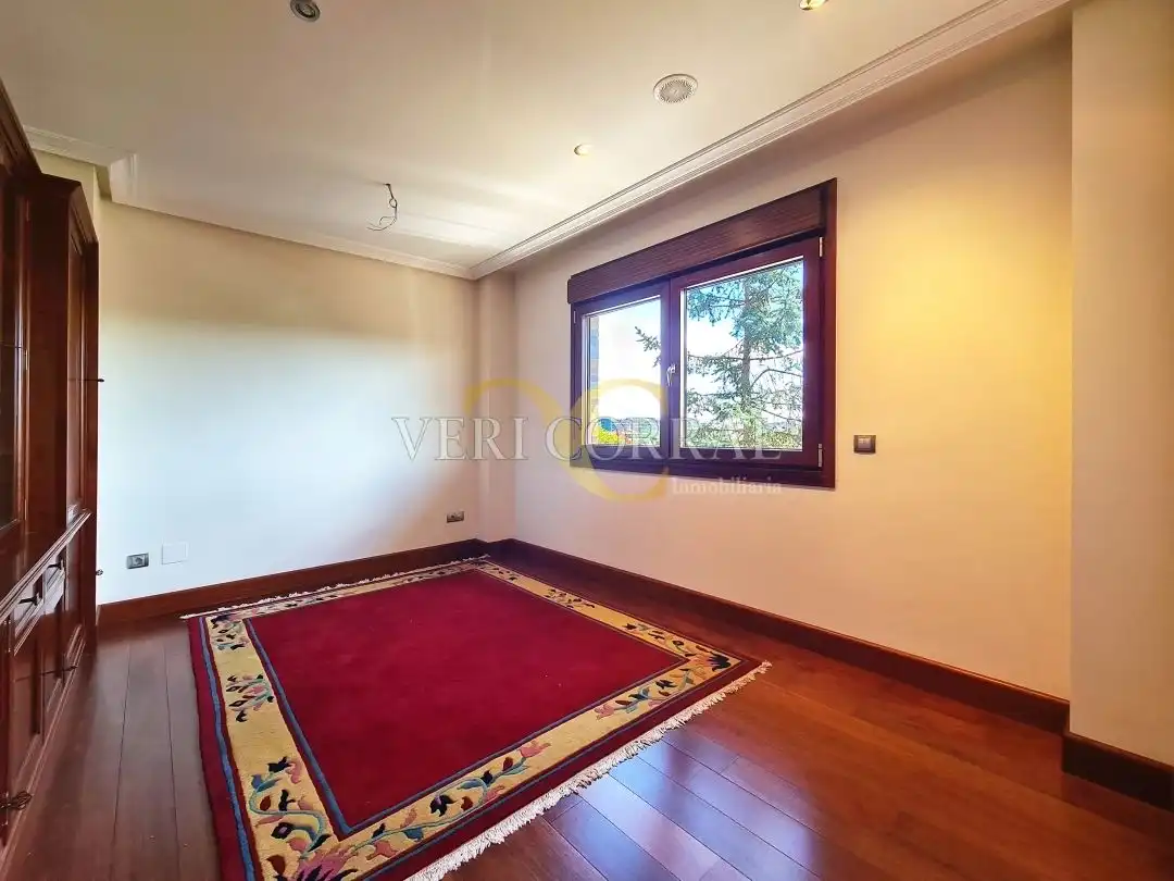 Habitación de Casa o chalet en venta en Oviedo  con Calefacción, Jardín privado y Terraza