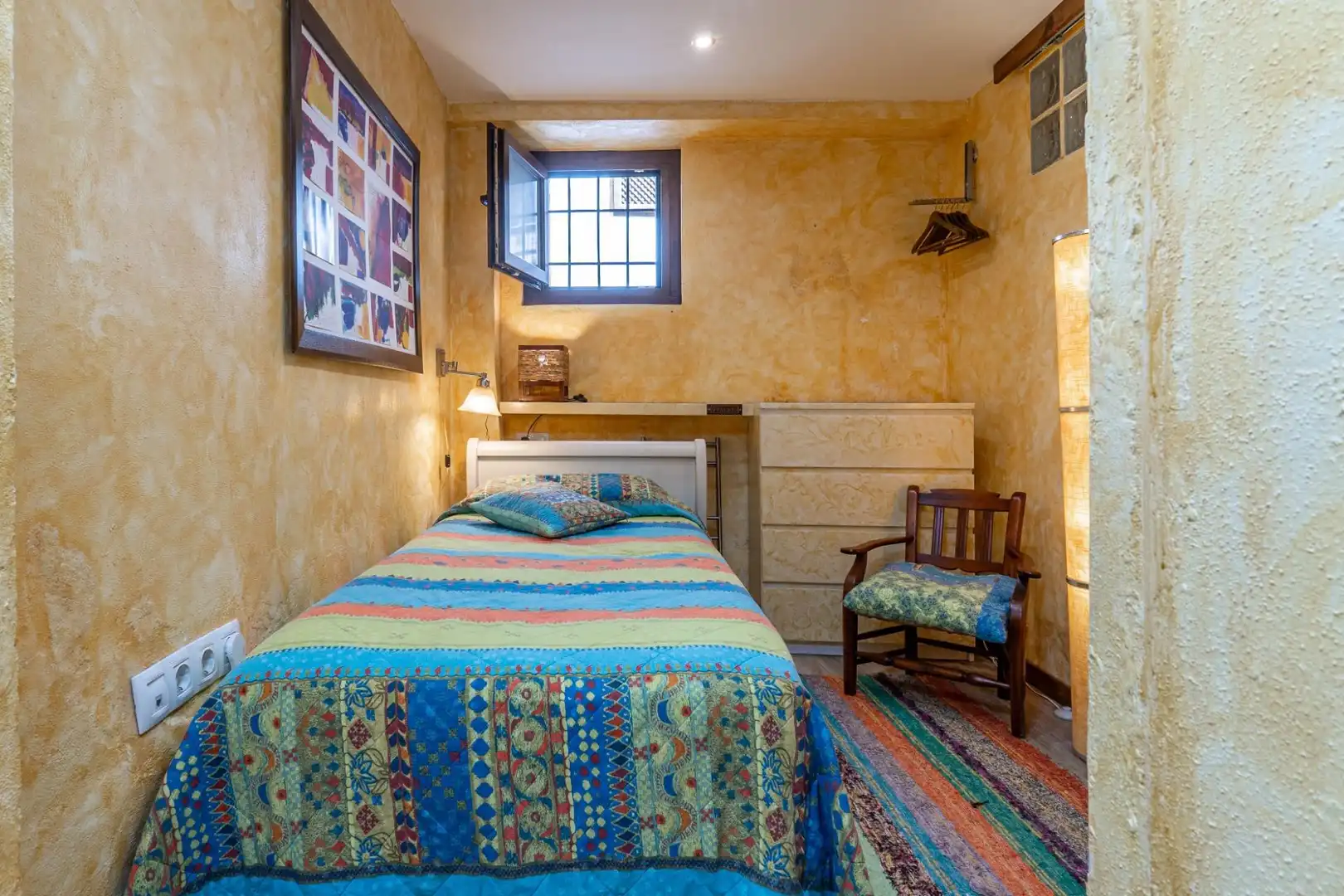 Habitación de Casa o chalet en venta en Granada con Terraza y Balcón