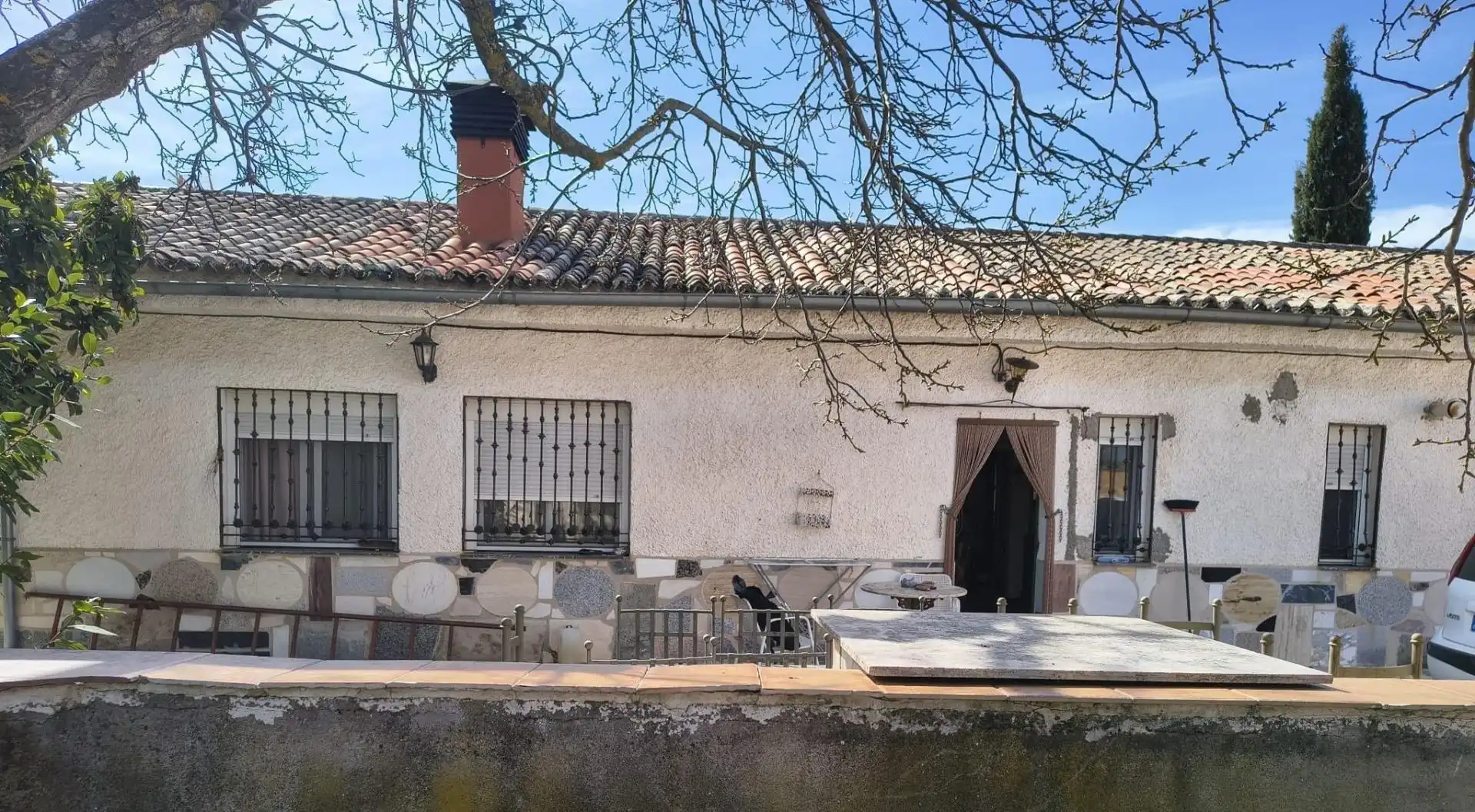 Vista exterior de Casa o xalet en venda en Humanes amb Calefacció