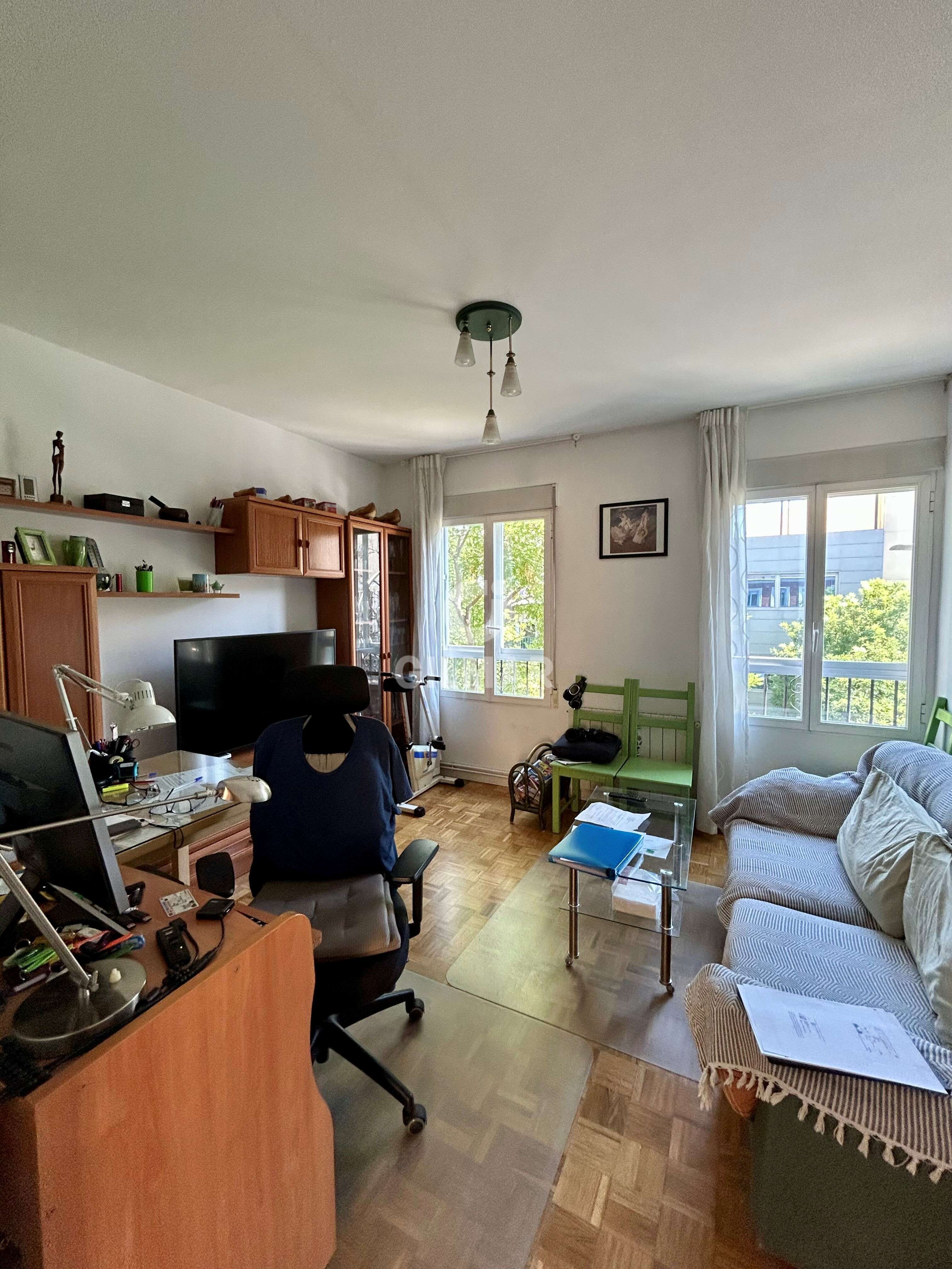 Living room of Flat for sale in  Madrid Capital  with Heating
