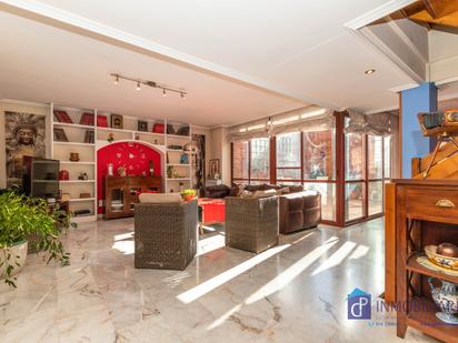 Wohnzimmer von Einfamilien-Reihenhaus zum verkauf in  Zaragoza Capital mit Klimaanlage