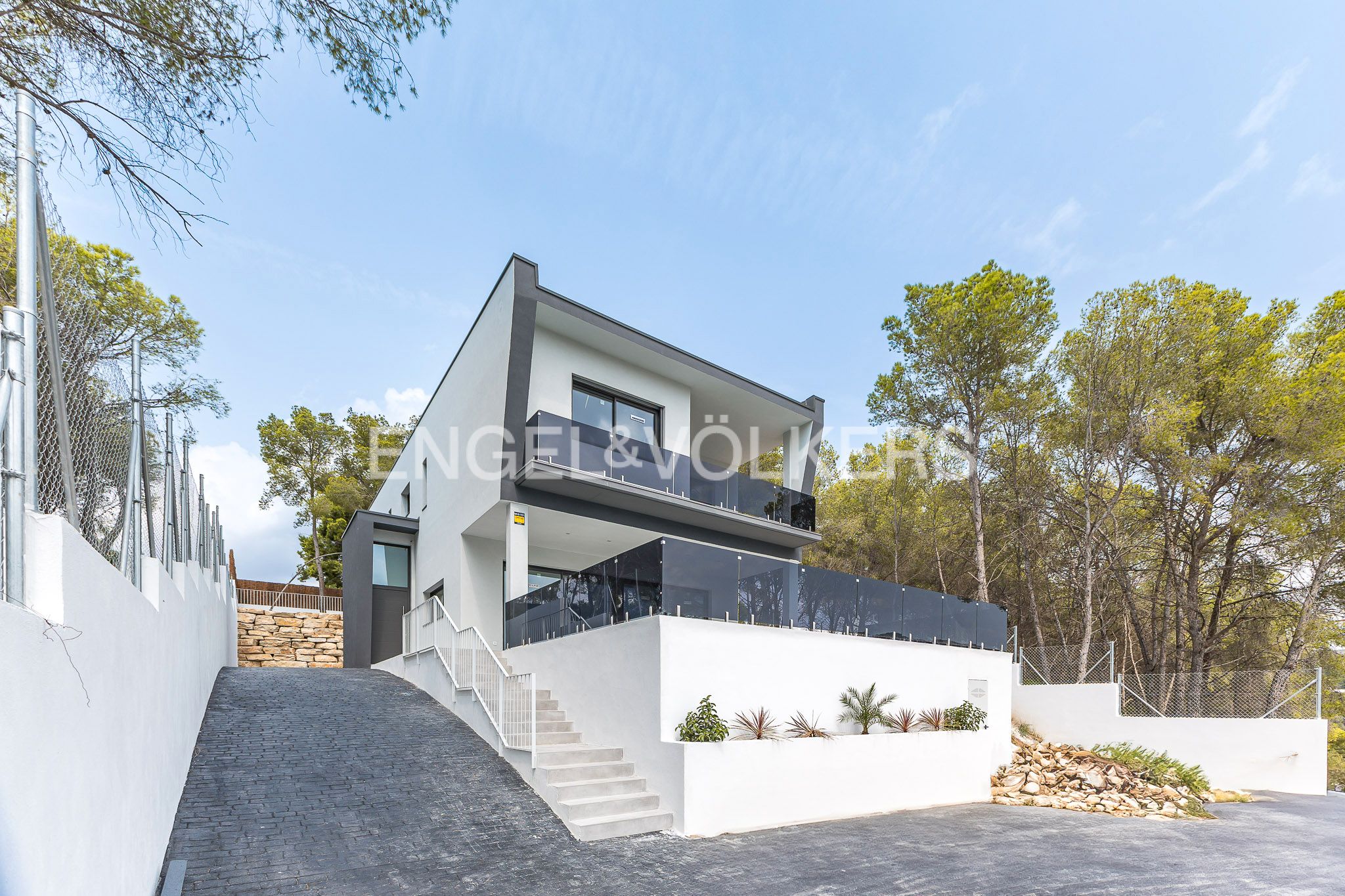 Vista exterior de Casa o xalet en venda en Sant Pere de Ribes amb Aire condicionat, Calefacció i Jardí privat