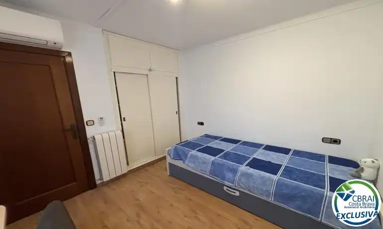 Dormitori de Apartament en venda en Roses amb Calefacció i Moblat
