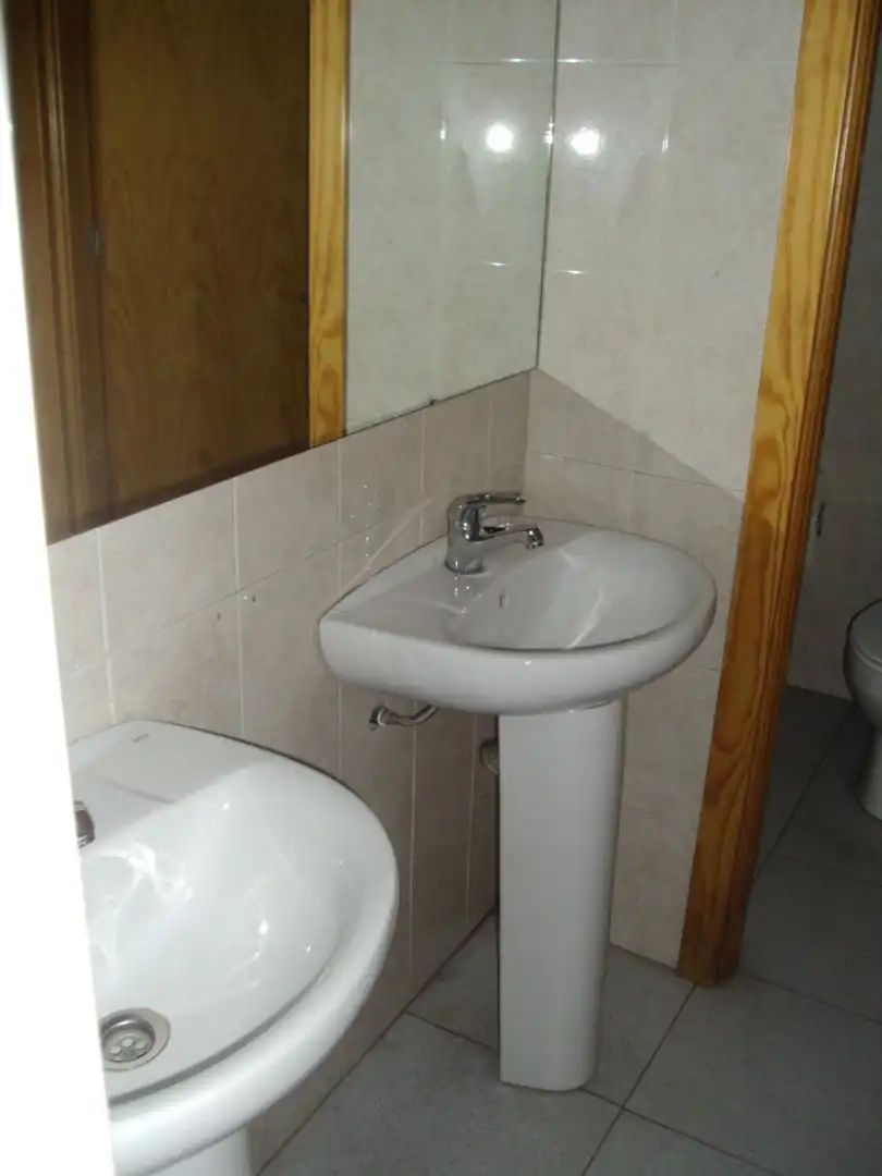 Badezimmer von Fabrikhallen zur Miete in Alcalá de Guadaira