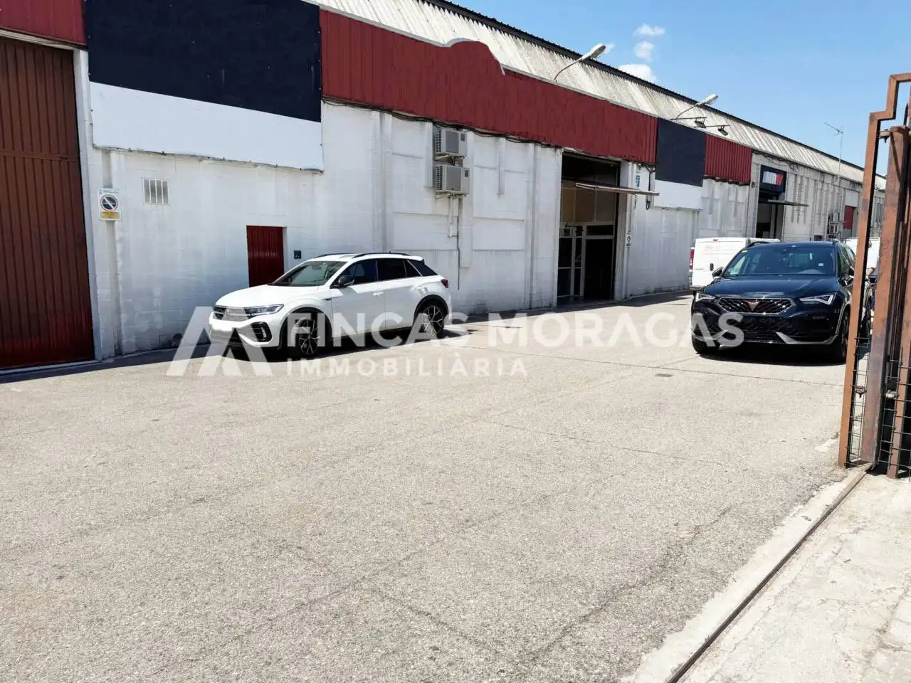Parking de Nave industrial de alquiler en Sant Cugat del Vallès