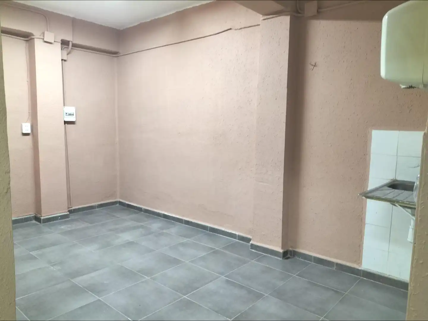Habitación de Local de alquiler en Valencia con Amueblado
