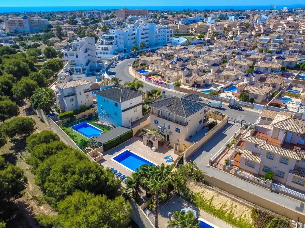 Vista exterior de Casa o chalet en venta en Orihuela con Jardín privado y Piscina
