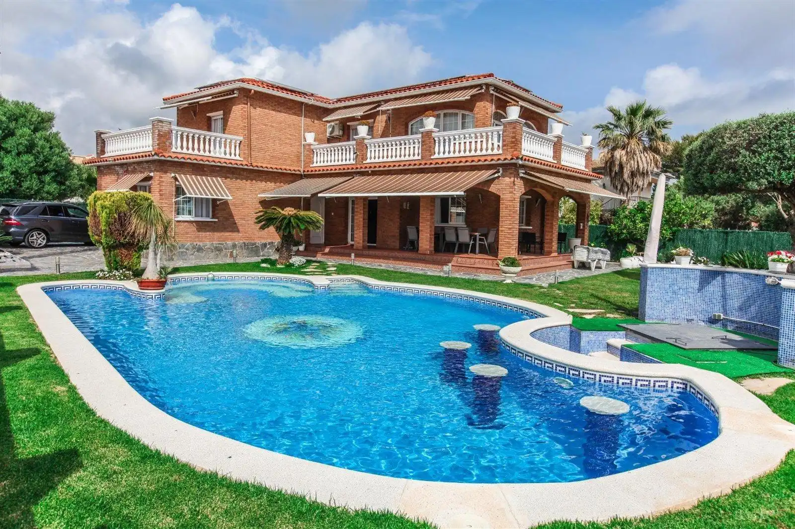 Casa con terrazza in vendita a Roda de Barà