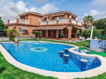 Casa con balcone in vendita a Roda de Barà