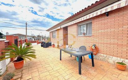 Exterior view of House or chalet for sale in Rubí  with Air Conditioner, Heating and Private garden