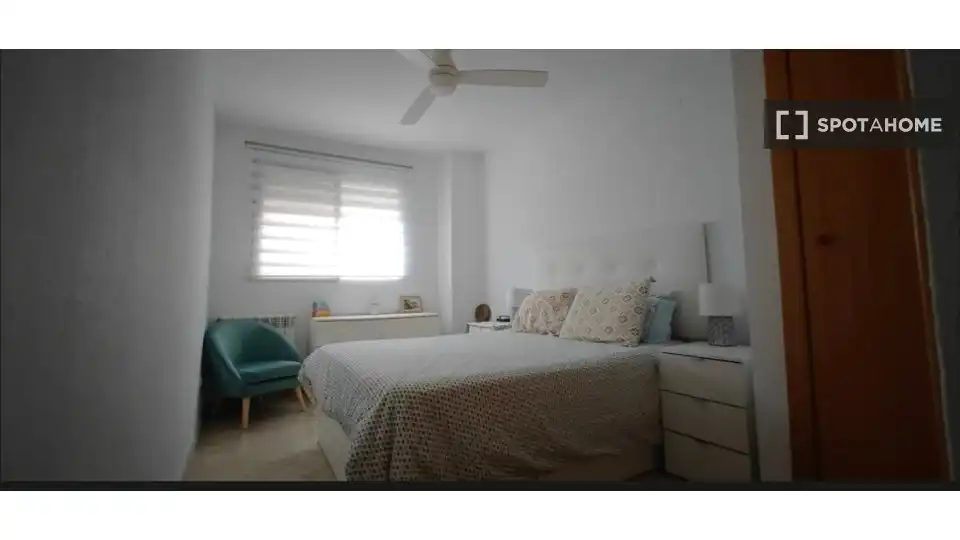 Bedroom of Flat for rent in Camins al Grau