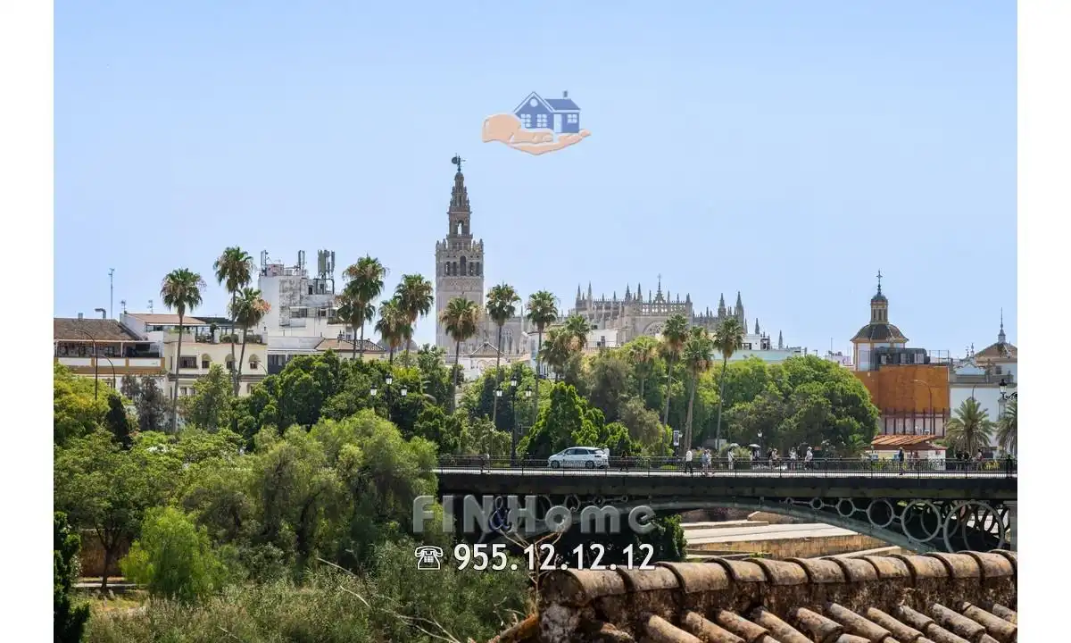 Vista exterior de Ático de alquiler en Sevilla con Aire acondicionado, Calefacción y Jardín privado