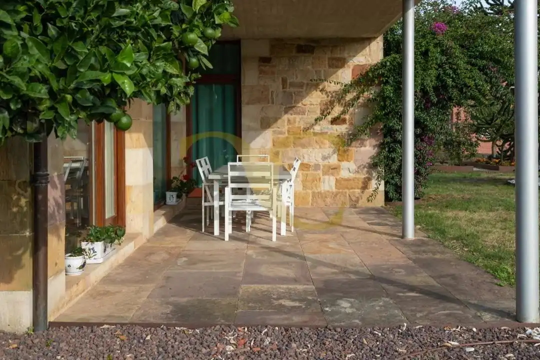 Terraza de Casa o chalet en venta en Santa Cruz de Bezana con Aire acondicionado, Calefacción y Jardín privado