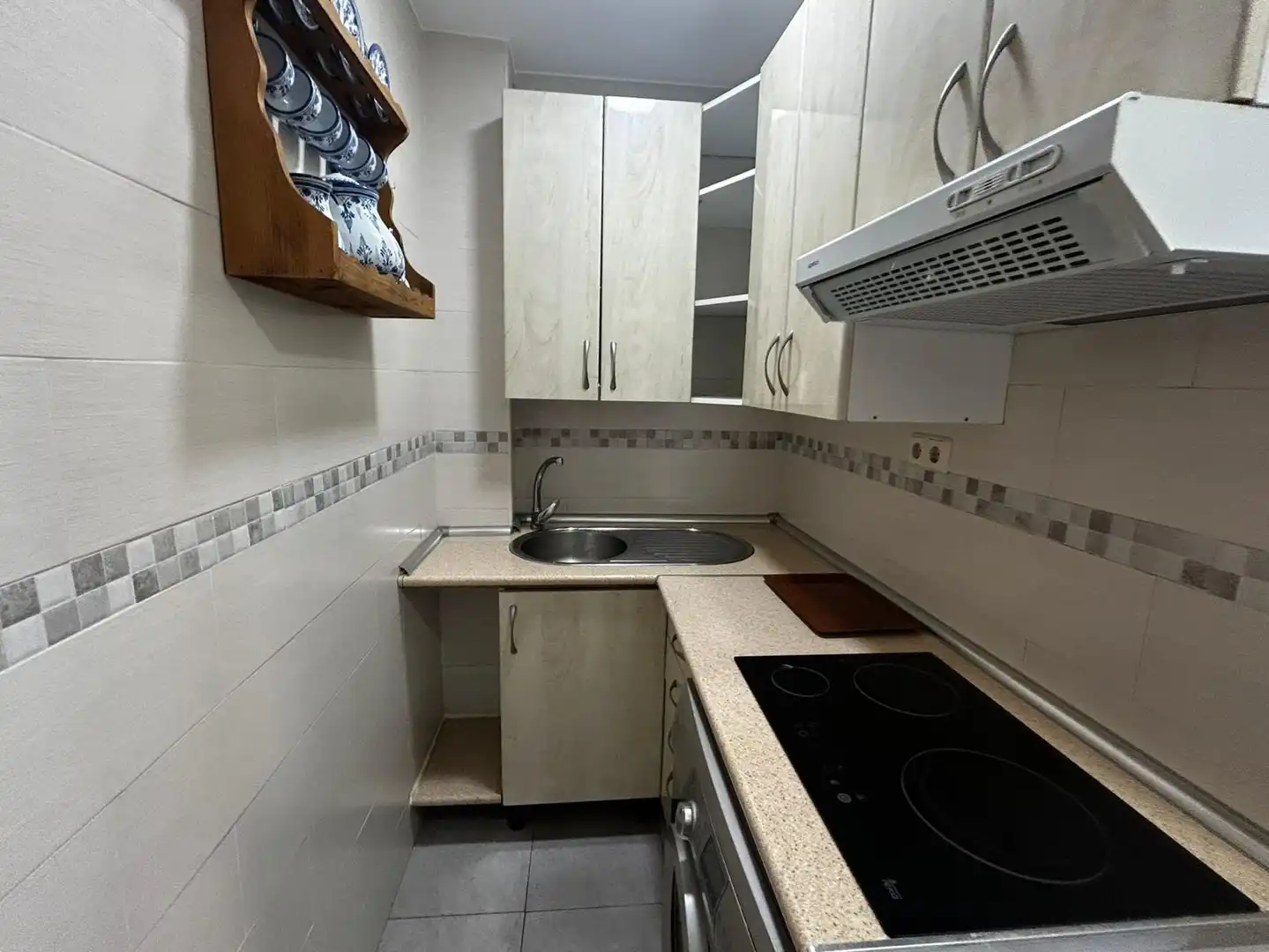 Cuina de Apartament de lloguer en Madrid amb Aire condicionat i Calefacció