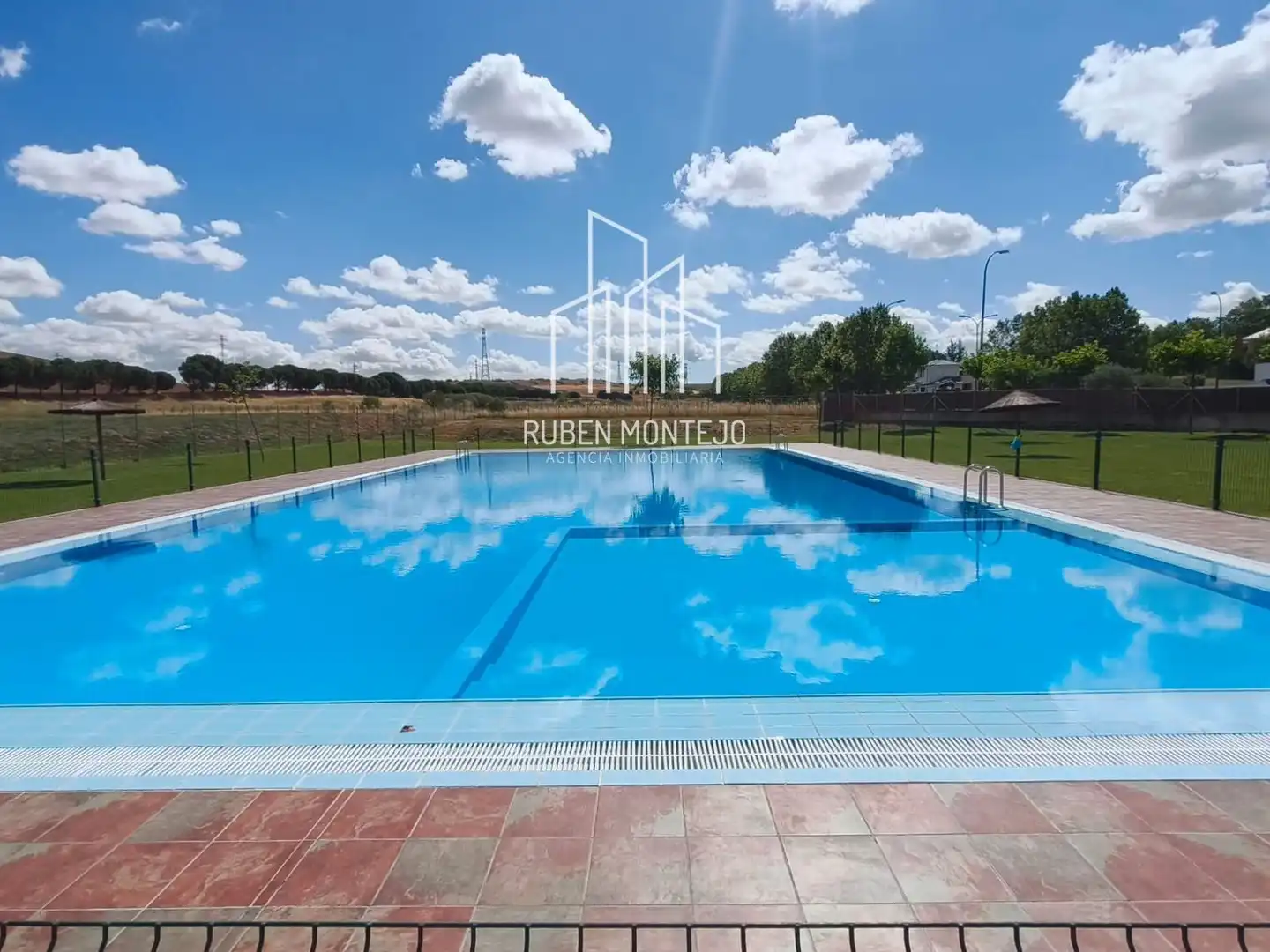 Piscina de Casa adosada en venda en Villamayor, Salamanca