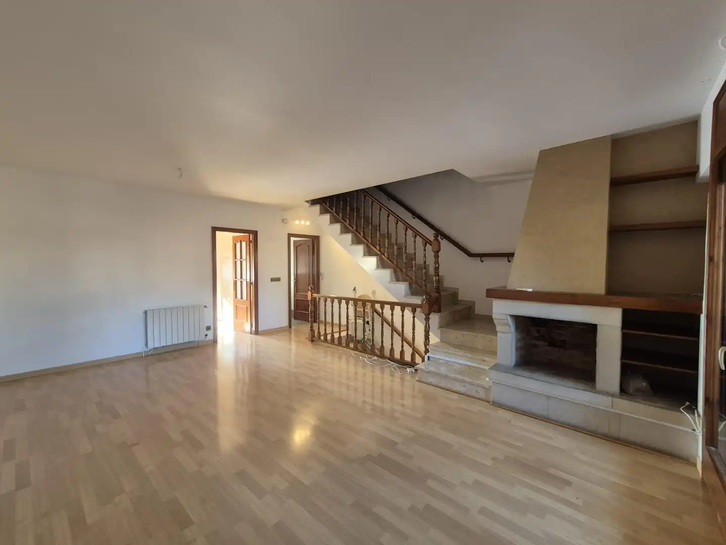 Wohnzimmer von Einfamilien-Reihenhaus zum Verkauf in Palafolls, Barcelona