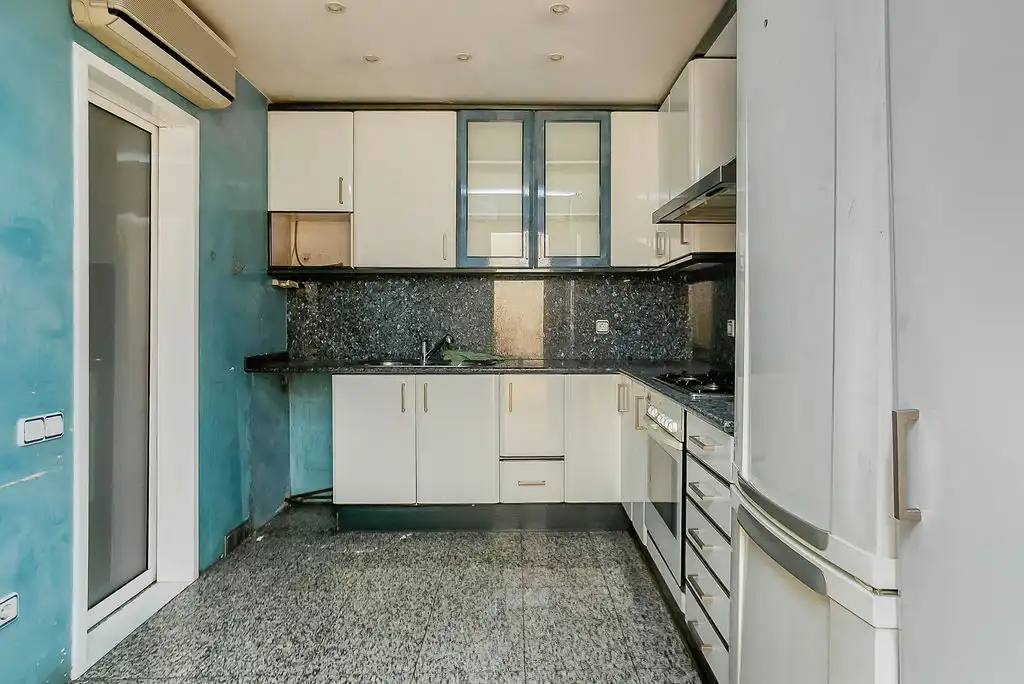 Küche von Wohnung zum Verkauf in Barcelona mit Heizung