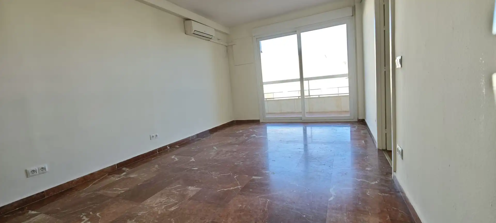 Bedroom of Flat for rent in Sevilla  with Air Conditioner, Heating and Terrace