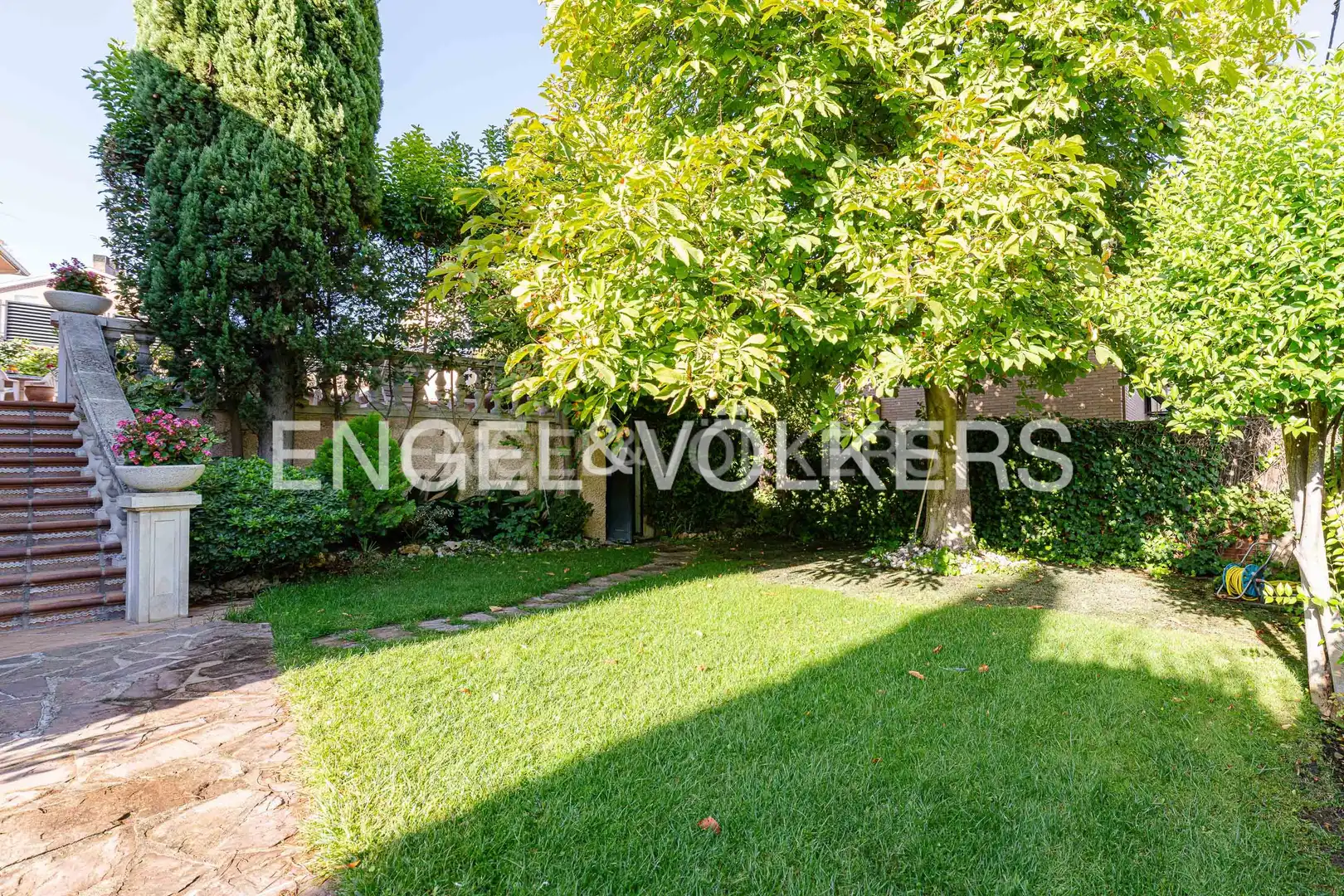 Vista exterior de Casa o chalet en venta en Pozuelo de Alarcón con Aire acondicionado, Calefacción y Jardín privado