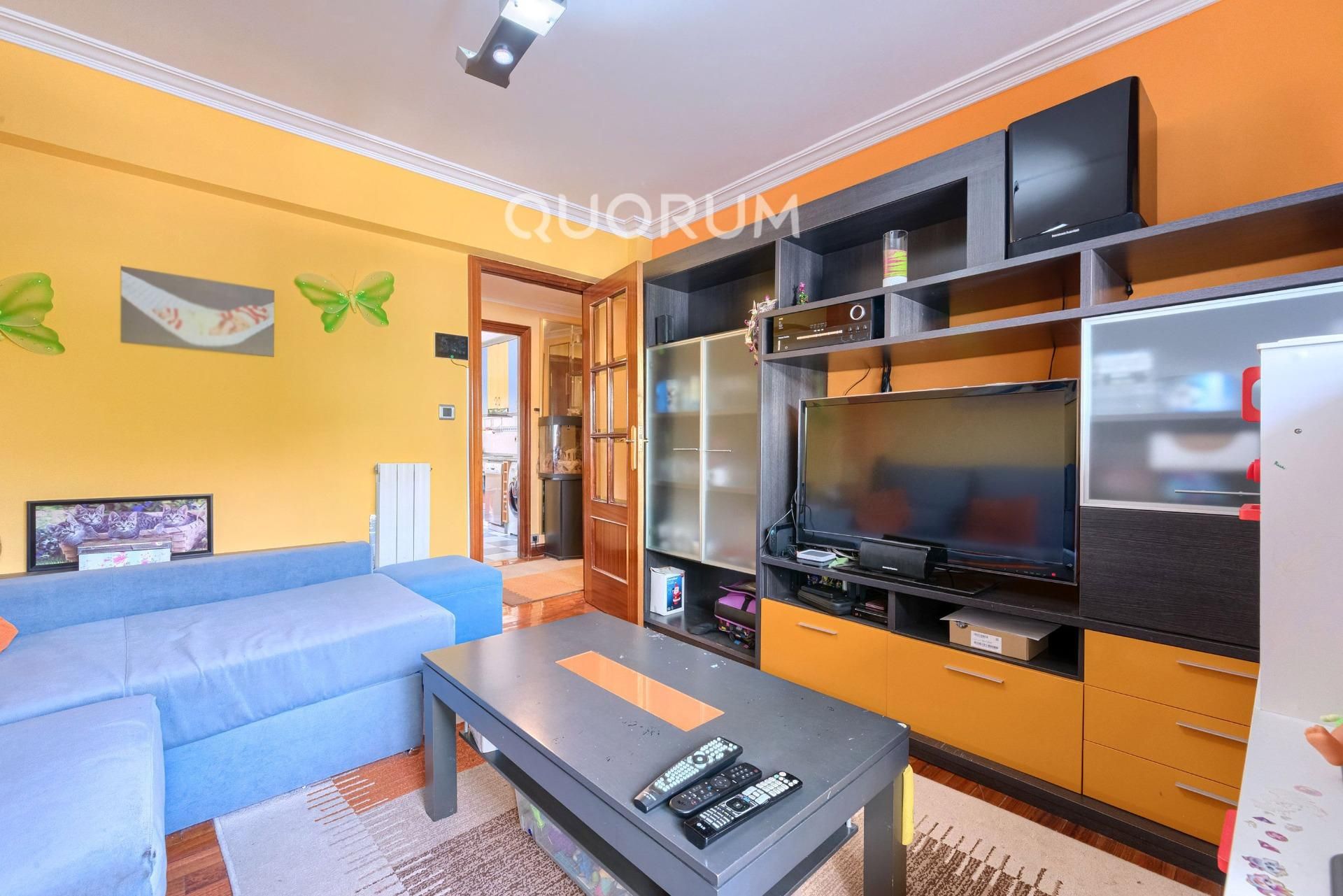 Sala de estar de Piso en venta en Galdakao con Calefacción y Balcón