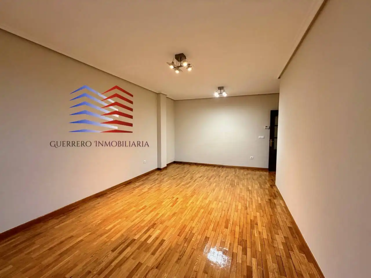 Pis de lloguer en Ourense Capital  amb Calefacció i Parquet