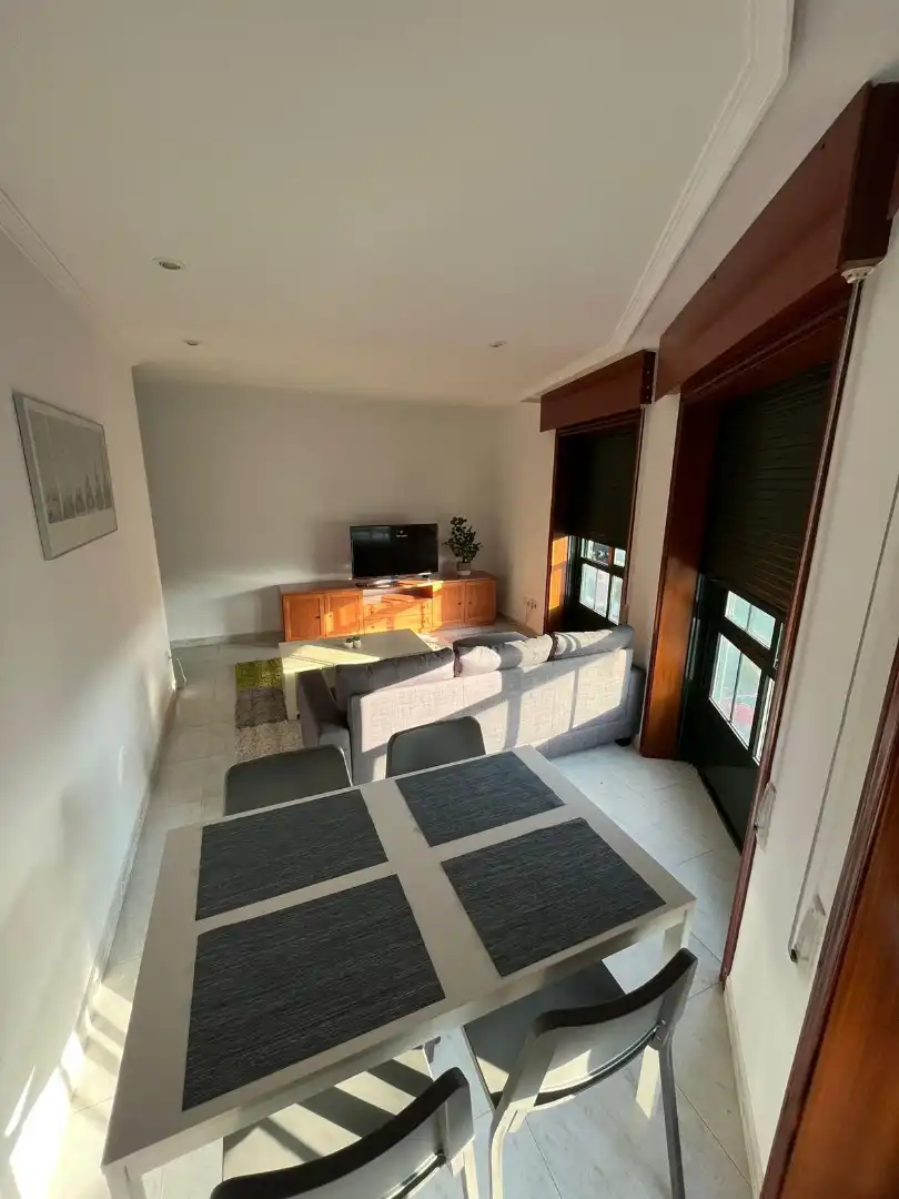 Sala d'estar de Pis de lloguer en Cangas  amb Parquet, Moblat i Forn