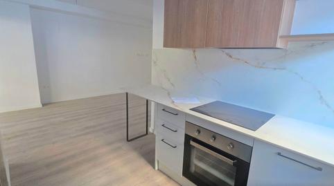 Foto 5 de Piso en venta en Calle Valdepeñas, 12, Arroyo de la Miel, Málaga