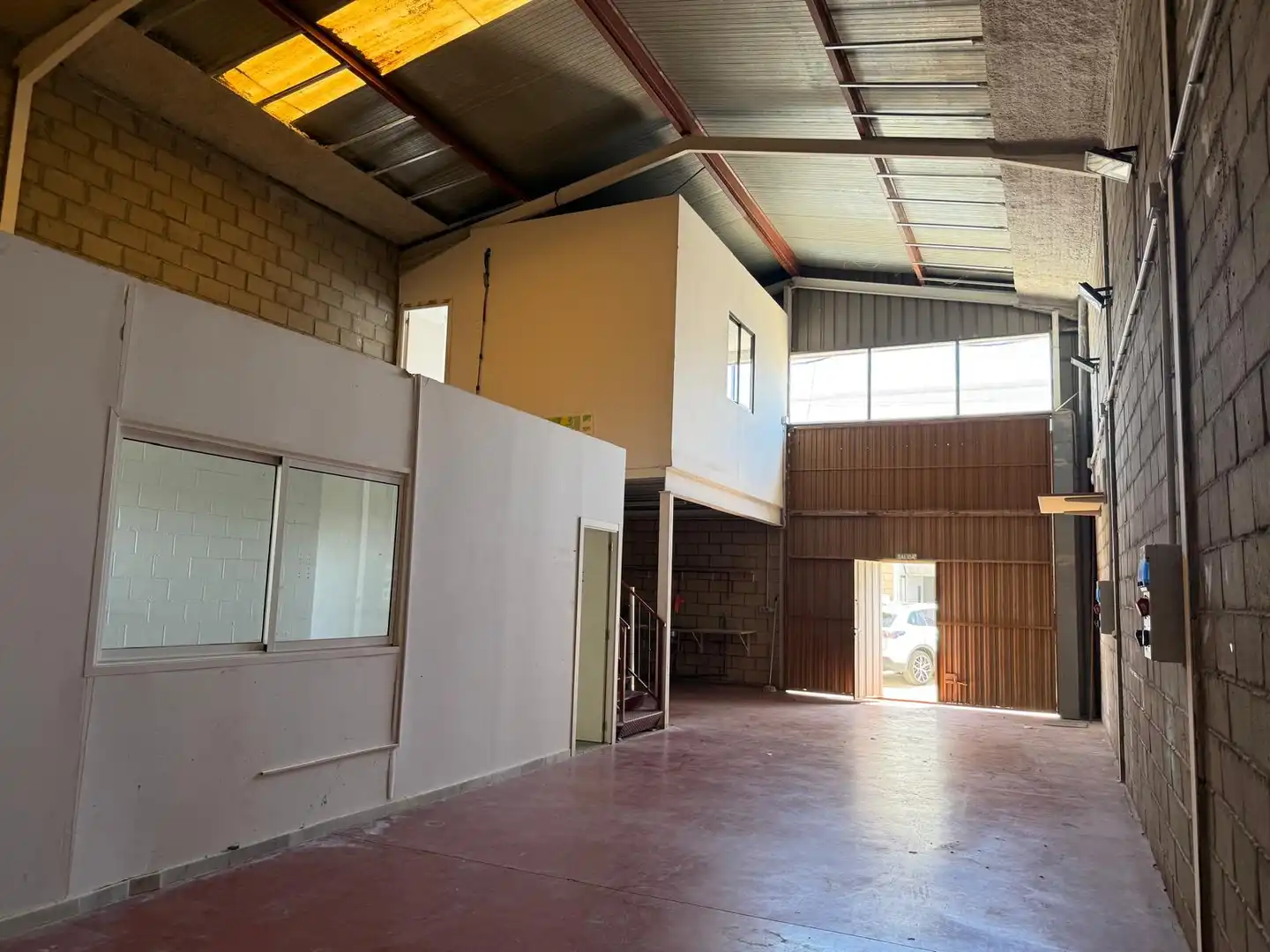 Industrial building for sale in Calle Manufactura
