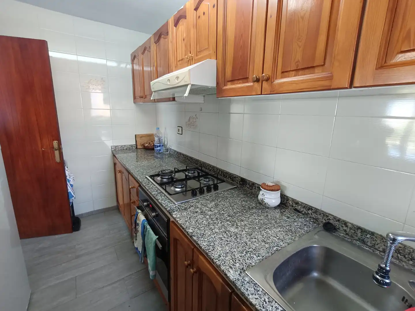 Cuina de Pis de lloguer en Cunit amb Terrassa, Moblat i Forn