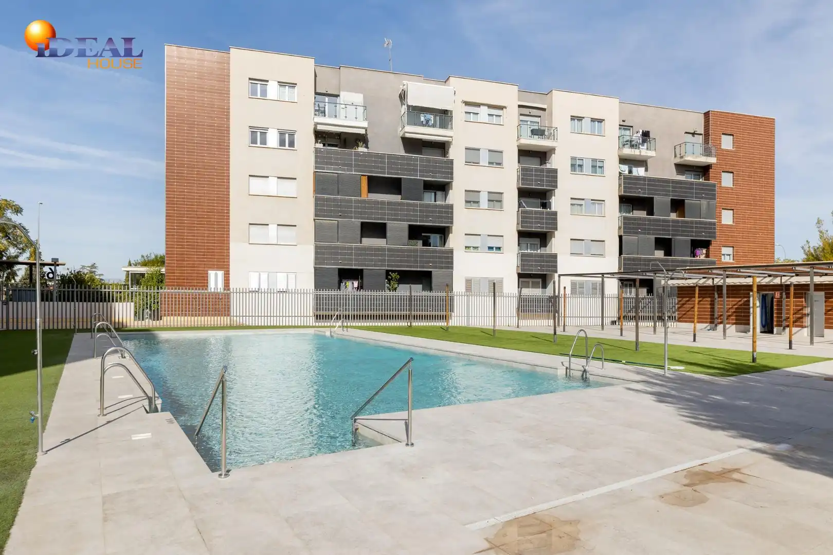 Piso con piscina en venta en Avenida de Circunvalación, imagen 2