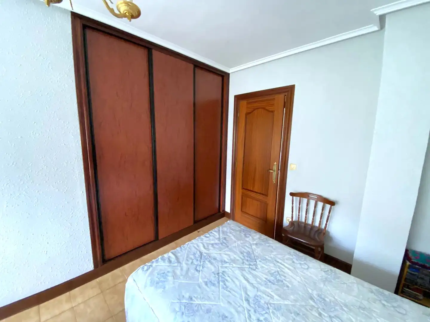 Dormitori de Casa o xalet en venda en Castro-Urdiales amb Calefacció, Jardí privat i Parquet