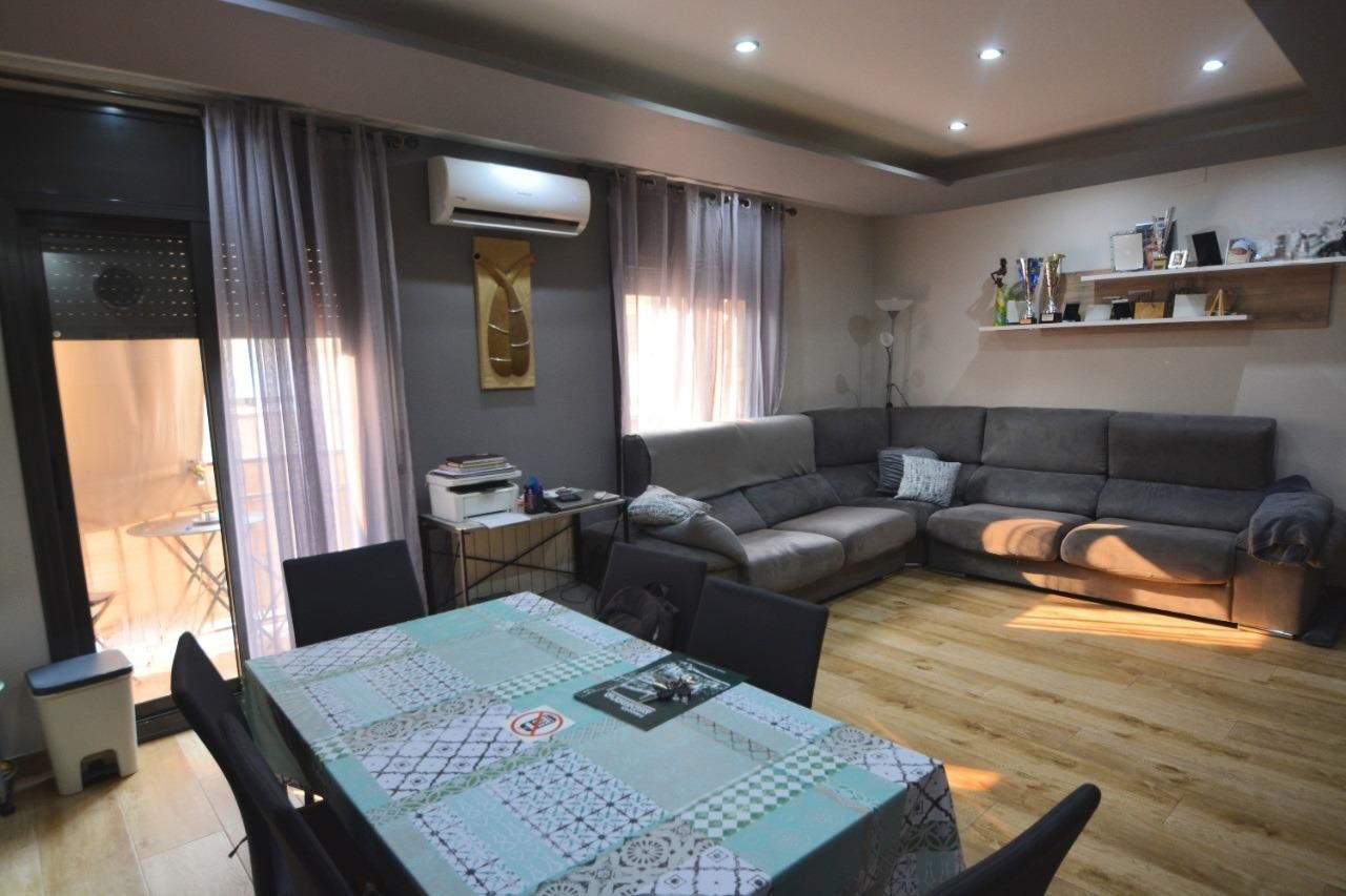 Sala d'estar de Pis en venda en Santa Margarida de Montbui amb Calefacció, Terrassa i Balcó