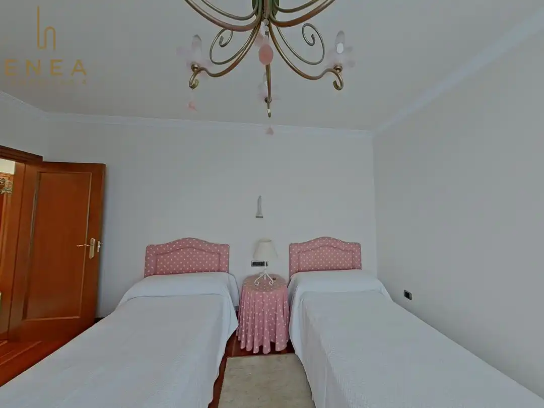 Habitación de Casa o chalet en venta en Vitoria - Gasteiz con Calefacción, Jardín privado y Trastero