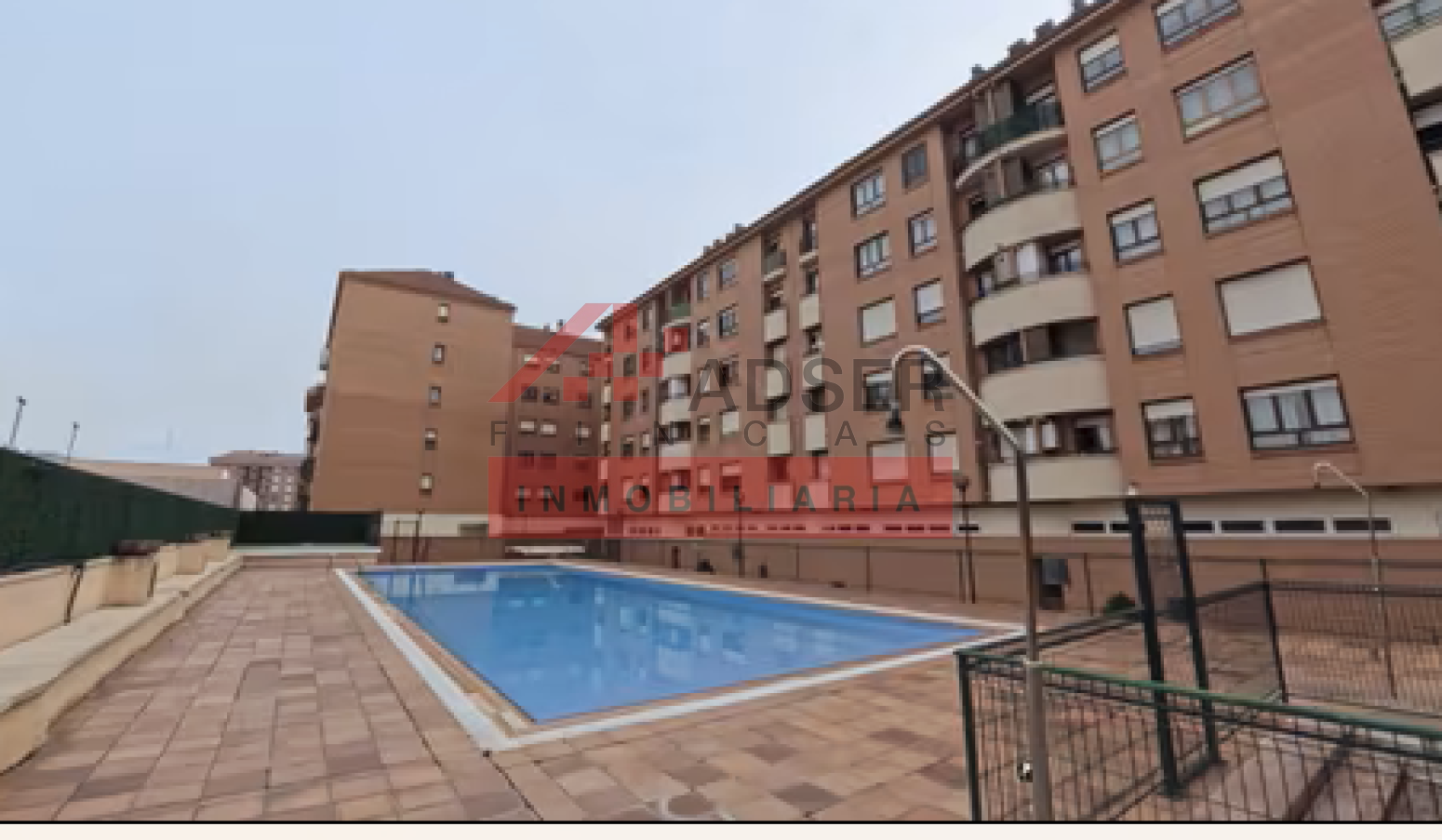 Vista exterior de Piso en venta en  Logroño con Calefacción, Parquet y Trastero