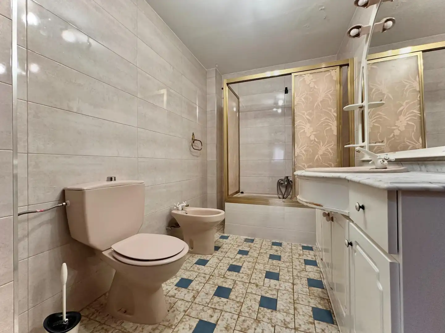 Baño de Piso en venta en Granada con Aire acondicionado, Calefacción y Terraza