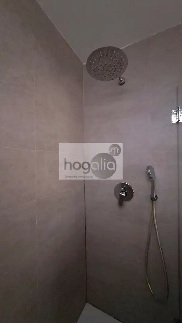 Baño de Piso de alquiler en Sevilla con Aire acondicionado, Amueblado y Balcón