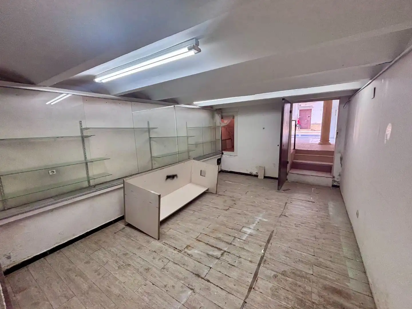 Local comercial de lloguer a sant sebastia 68, imagen 6