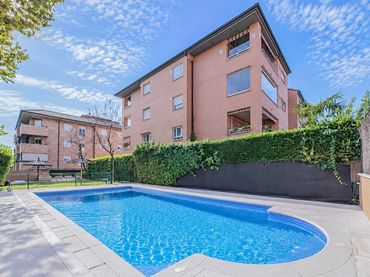 Piso con piscina en venta en Calle de Ronda