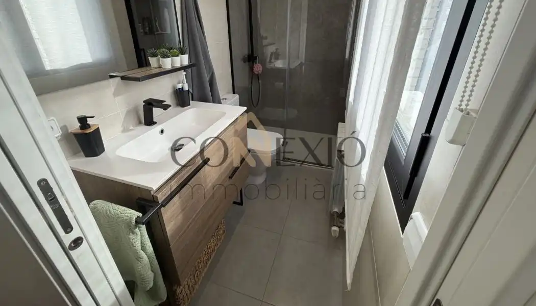 Baño de Casa o chalet en venta en Sarrià de Ter con Aire acondicionado, Calefacción y Jardín privado