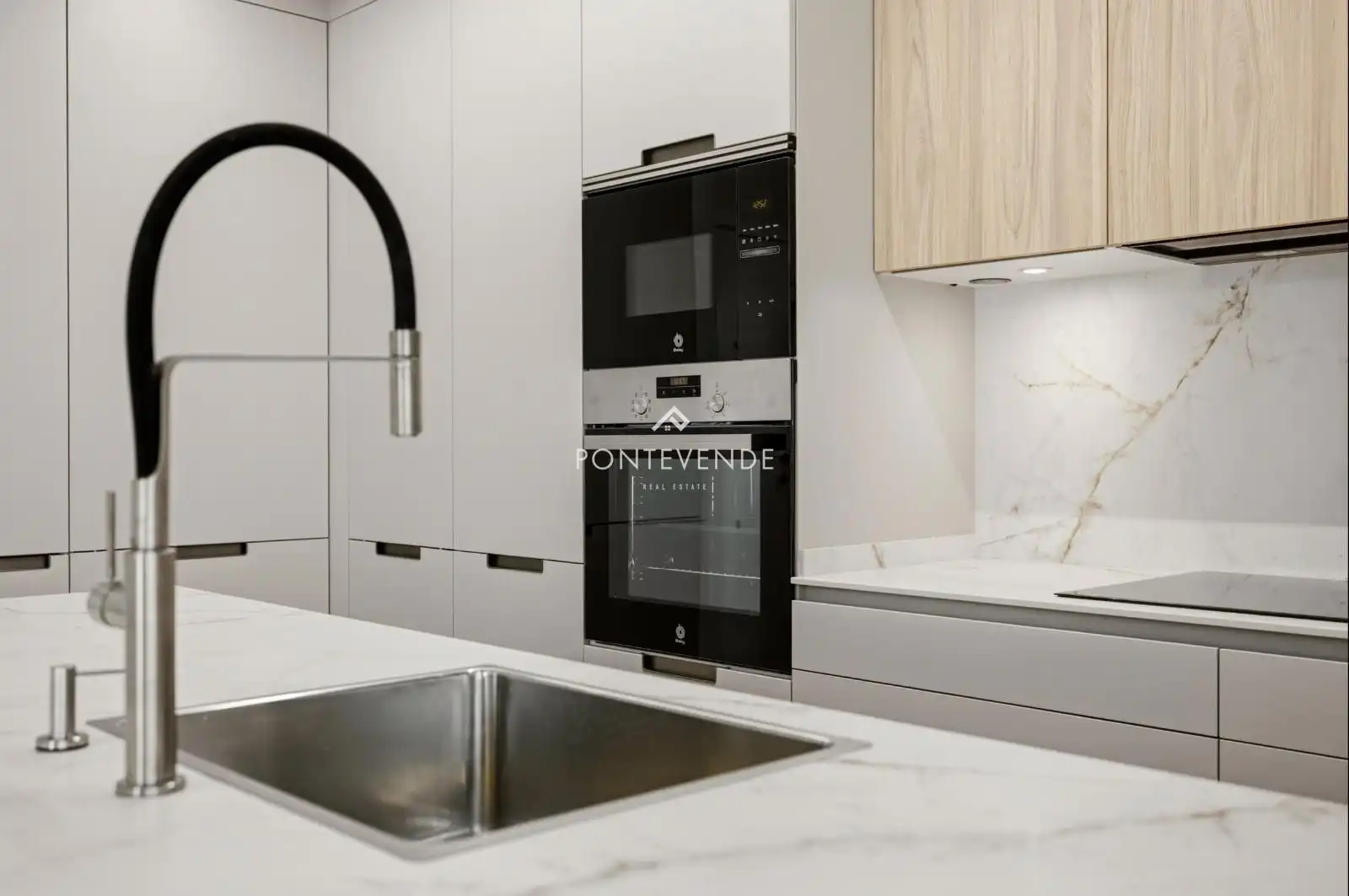Kitchen of Flat for sale in Pontevedra Capital   with Heating and Storage room
