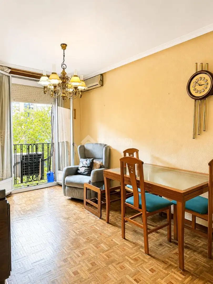 Living room of Flat for sale in Madrid  with Air Conditioner and Heating