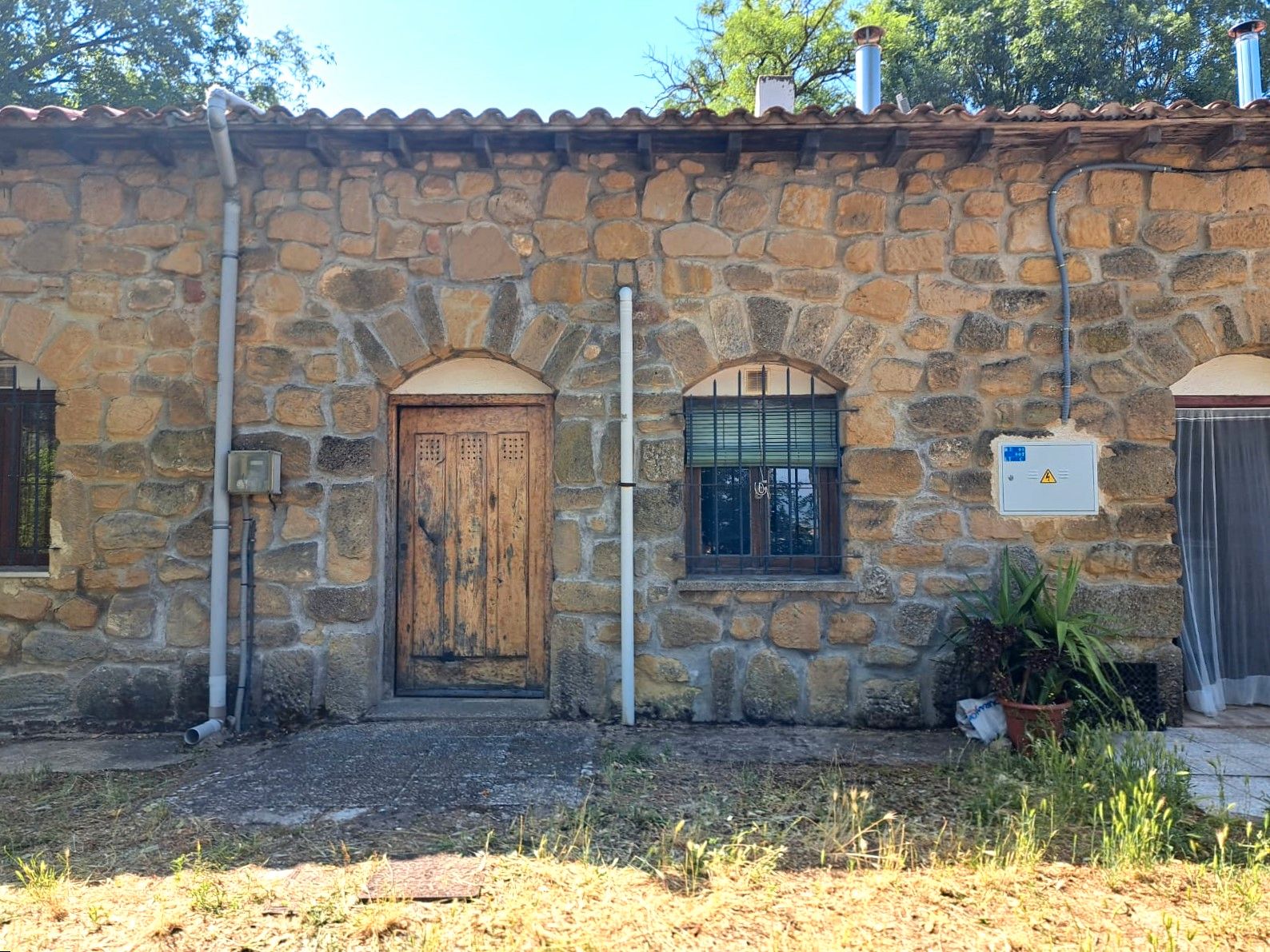 Vista exterior de Finca rústica en venda en Rodezno amb Calefacció, Terrassa i Moblat