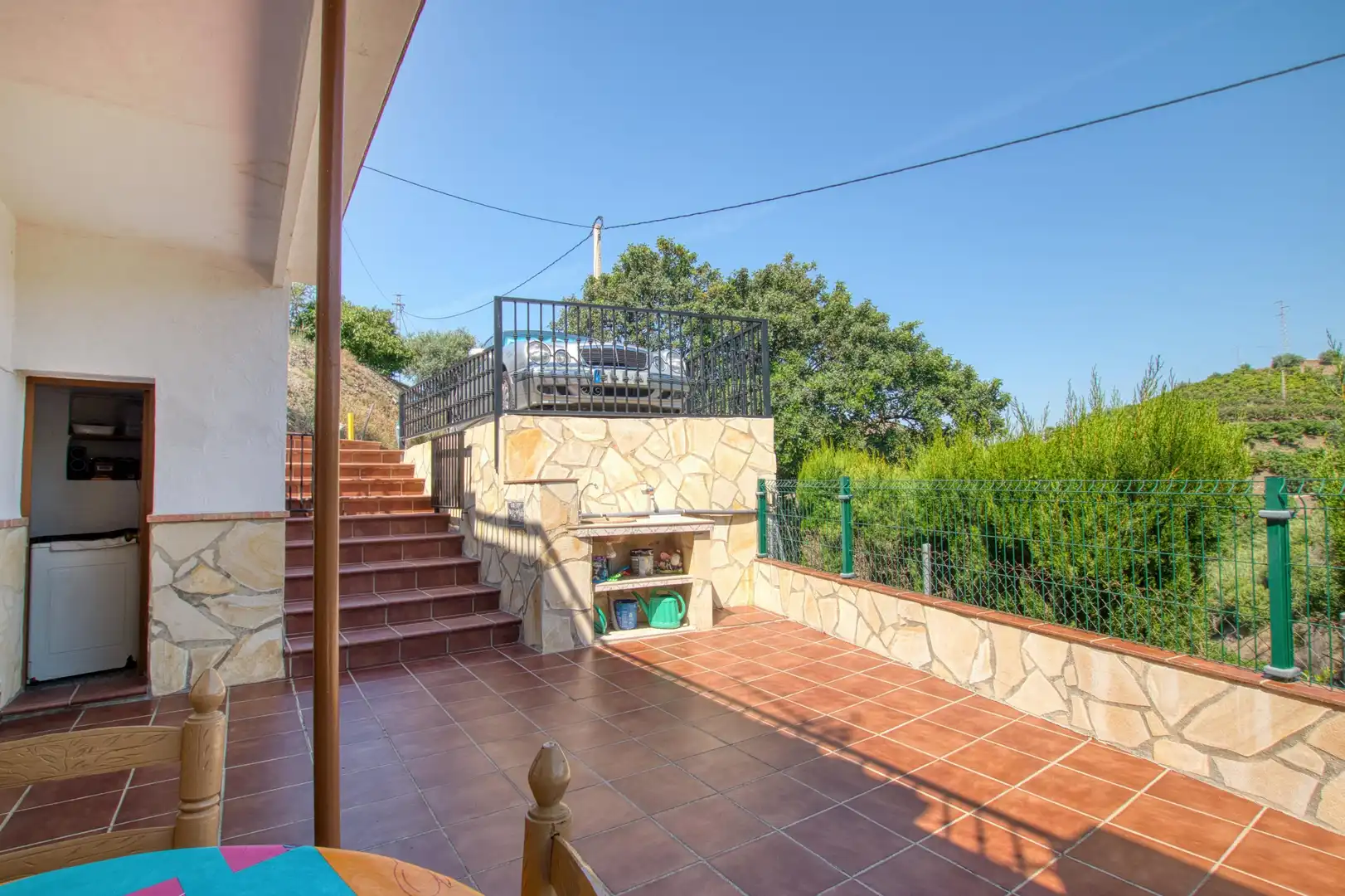 Terrassa de Casa adosada en venda en Canillas de Aceituno amb Jardí privat