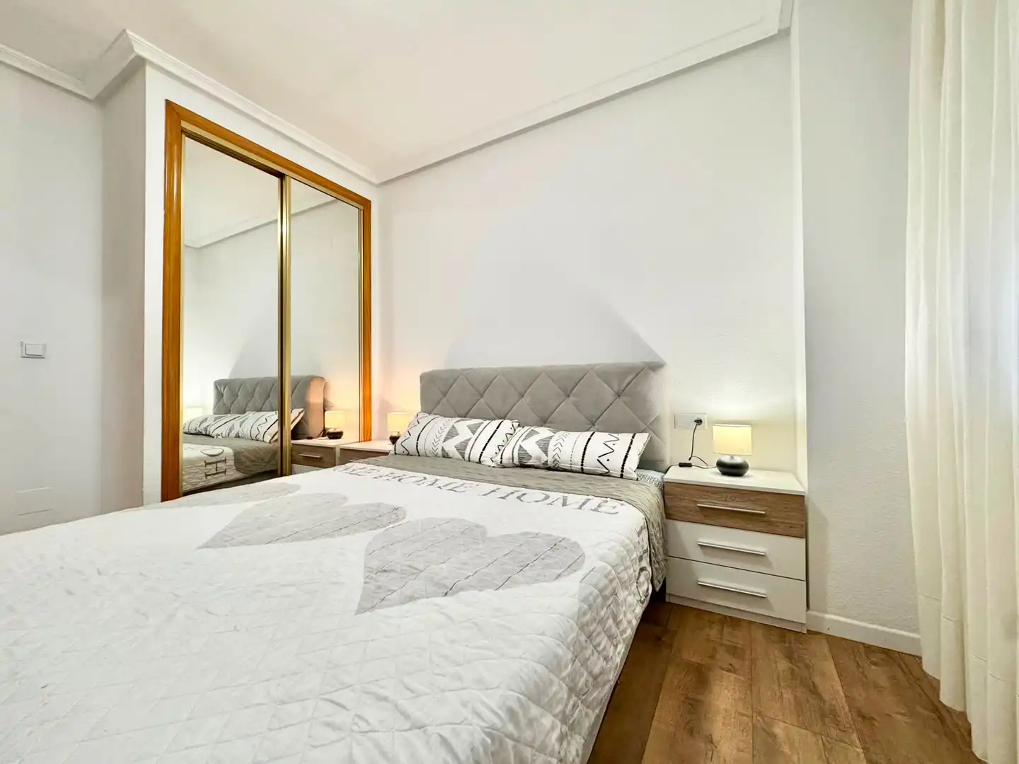 Habitación de Planta baja de alquiler en Torrevieja con Aire acondicionado, Piscina y Amueblado
