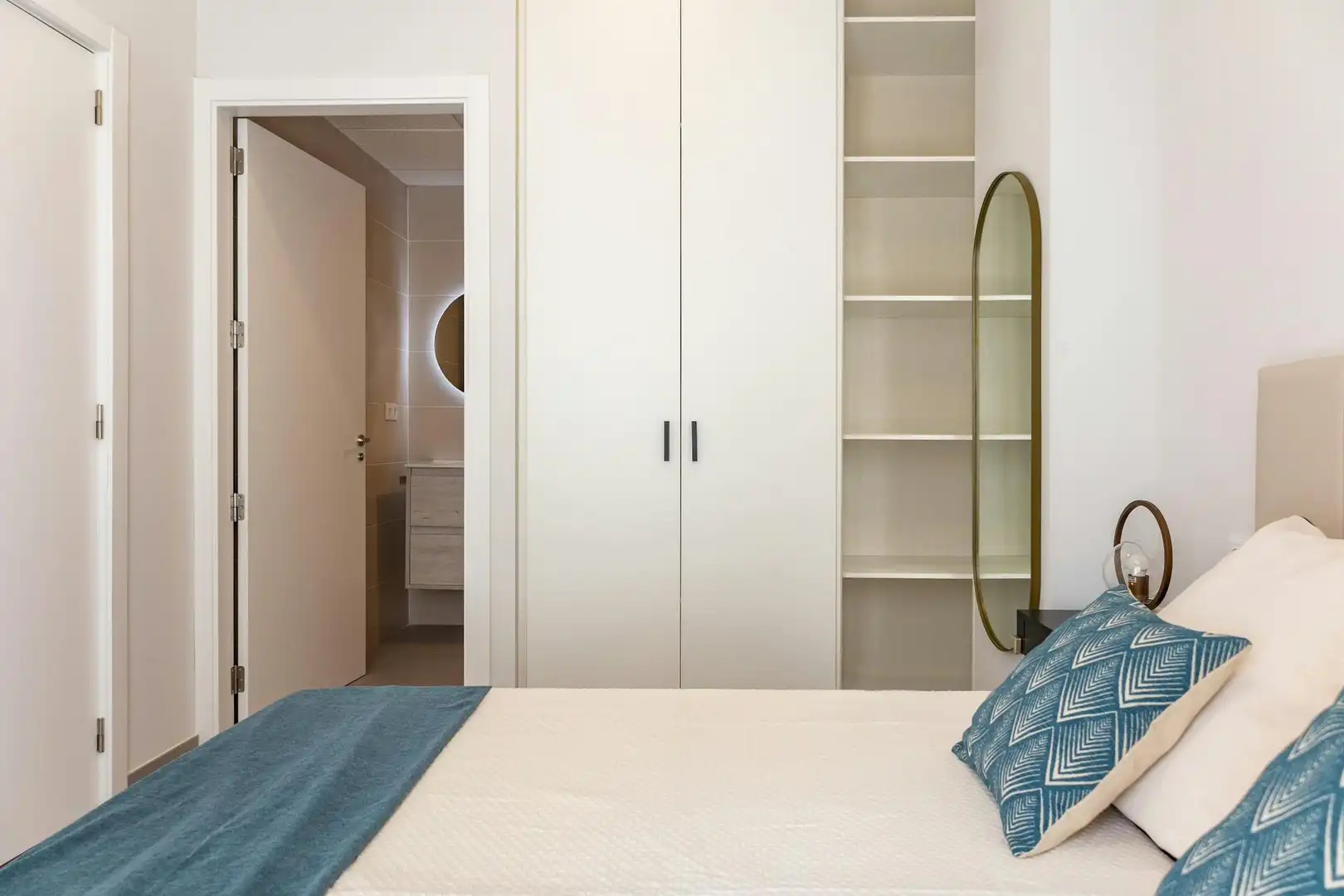 Habitación de Piso para compartir en Valencia con Aire acondicionado, Calefacción y Amueblado