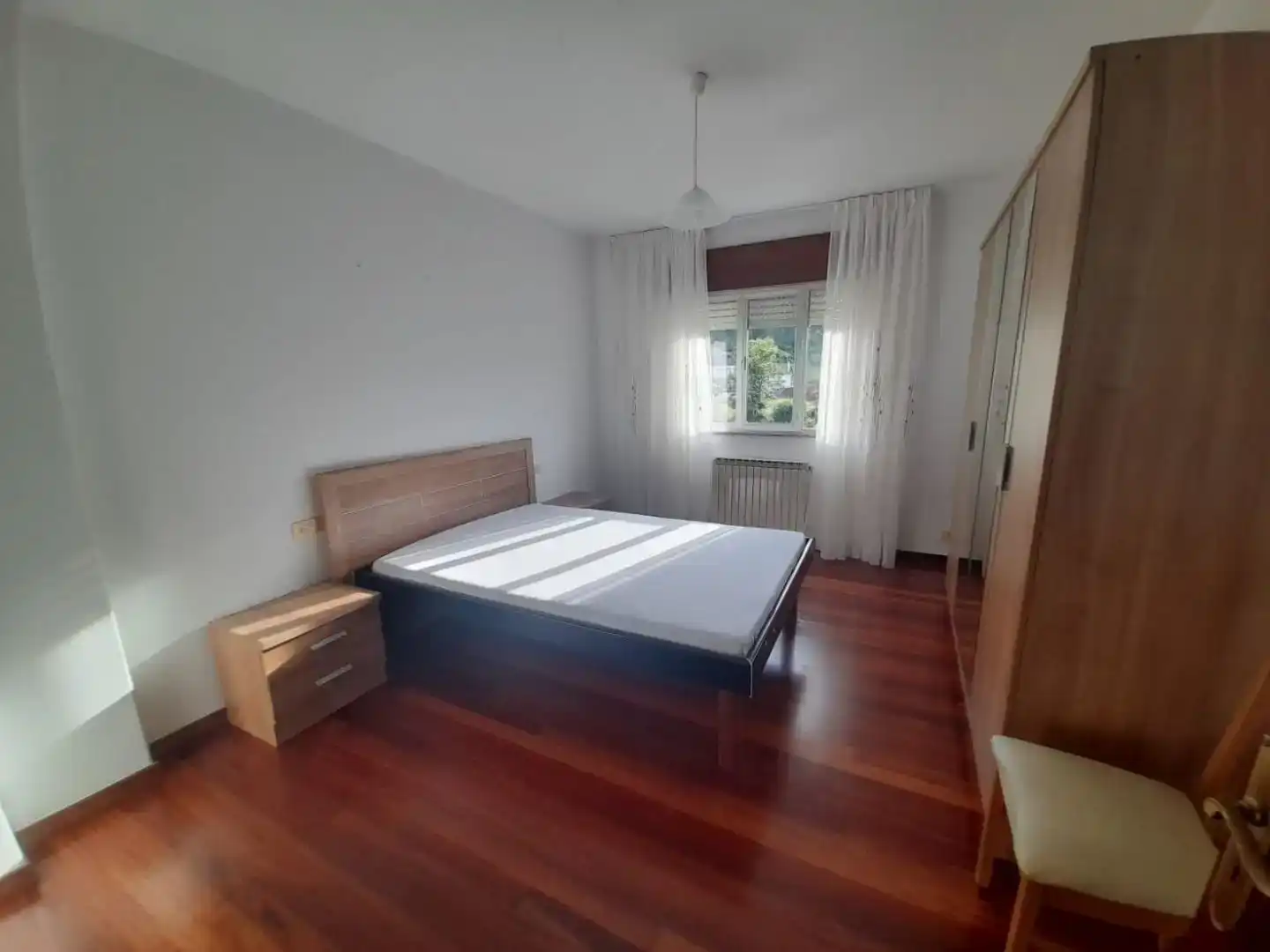 Habitación de Piso de alquiler en Outes con Parquet, Amueblado y Balcón