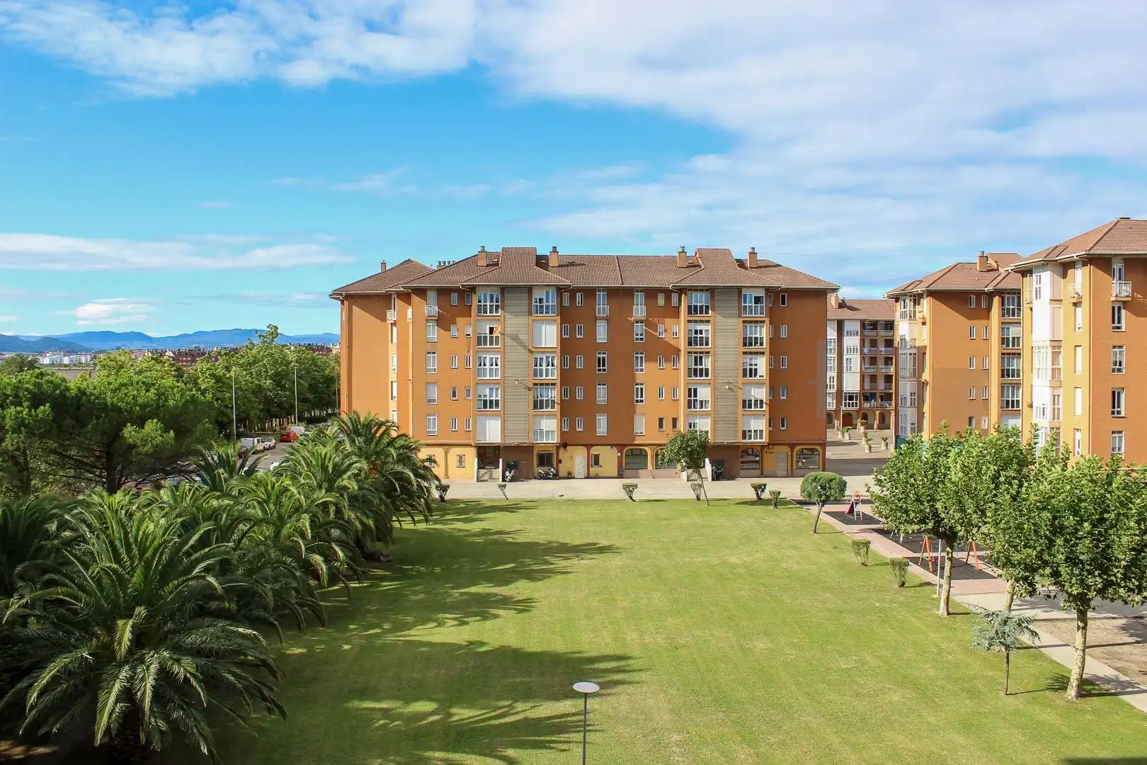 Flat for sale in Calle San Martín del Pino, Peñacastillo - Nueva Montaña